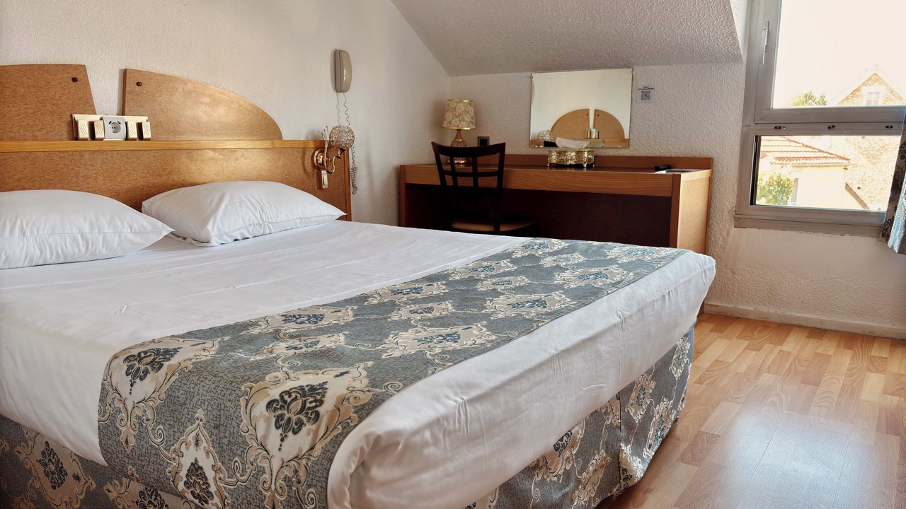 Photo of Bedroom in Arpajon