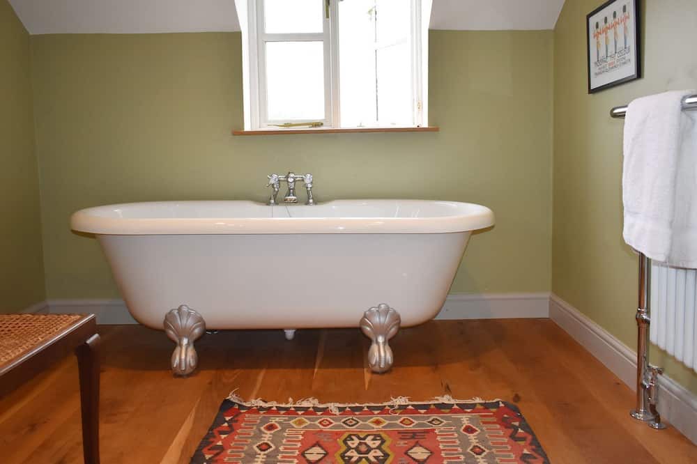 Photo of Bathroom in Orcop