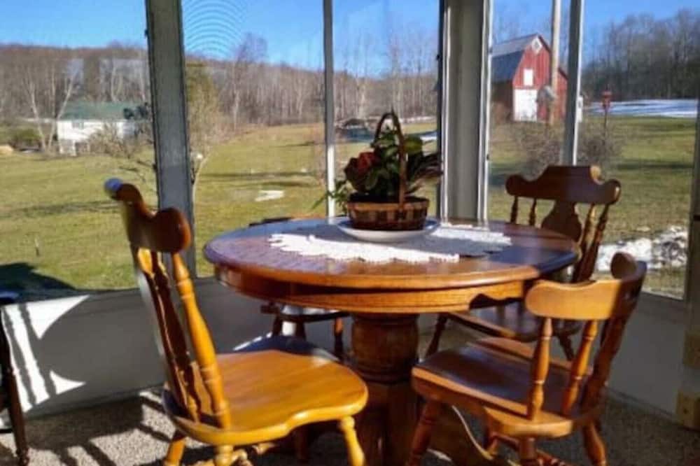 Photo of Kitchen in Center Moreland