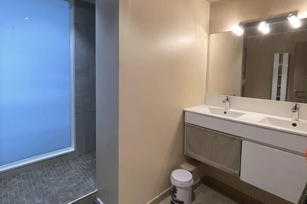 Photo of Bathroom in Le Pharo