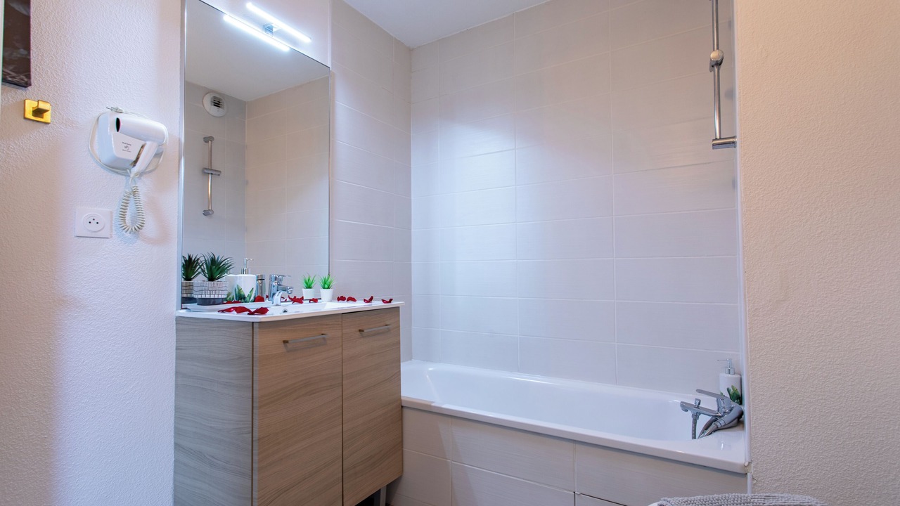 Photo of Bathroom in Lalande-Grand Selve