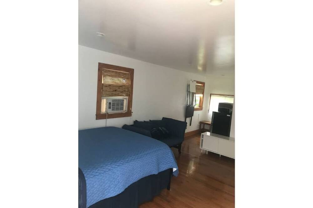 Photo of Bedroom in Berrien Springs