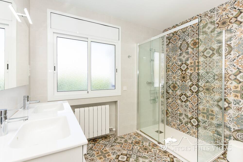 Photo of Bathroom in Canyelles