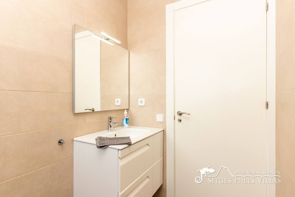 Photo of Bathroom in Canyelles