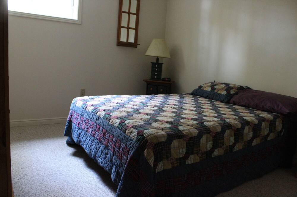 Photo of Bedroom in Grand Bend