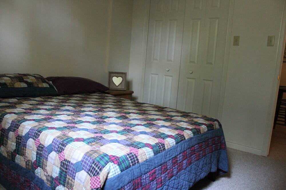 Photo of Bedroom in Grand Bend