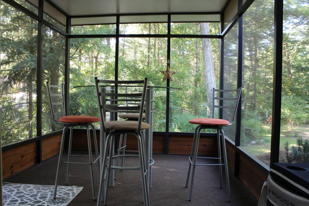 Photo of Patio Balcony in Grand Bend