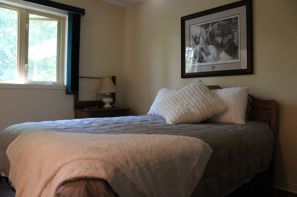 Photo of Bedroom in Grand Bend