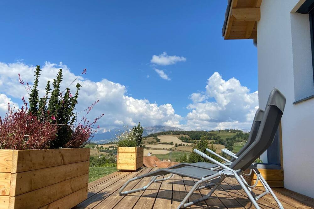 Photo of Patio Balcony in Jarjayes