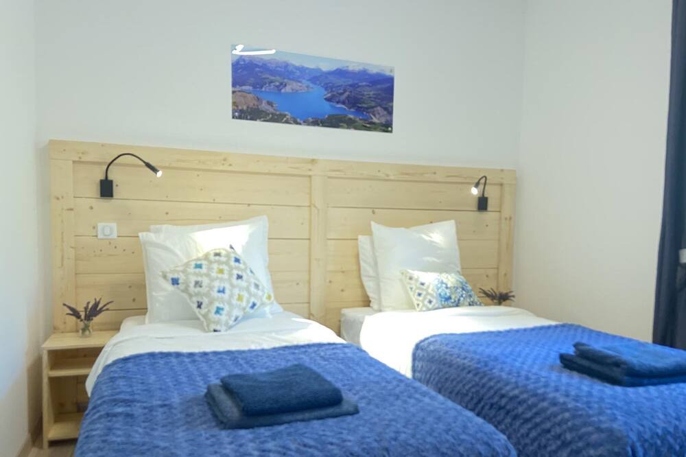 Photo of Bedroom in Jarjayes