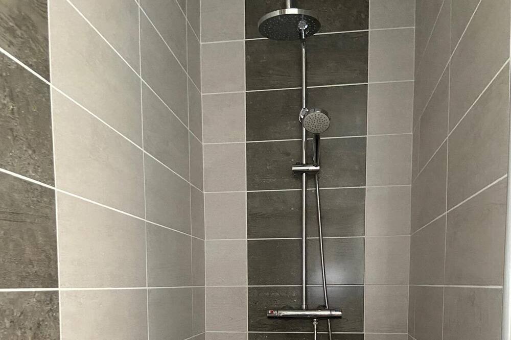 Photo of Bathroom in Jarjayes