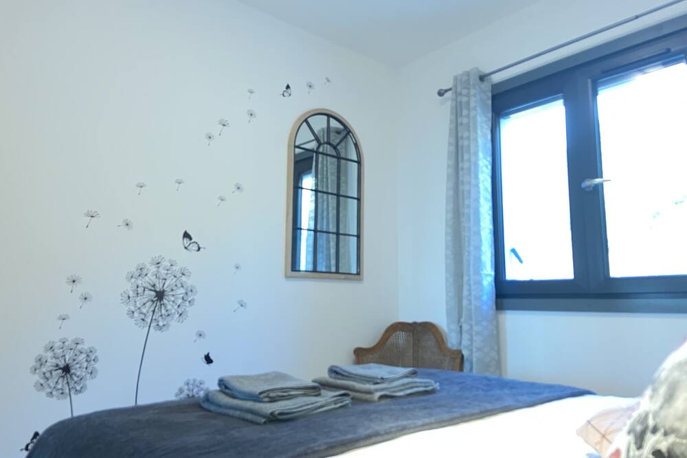 Photo of Bedroom in Jarjayes