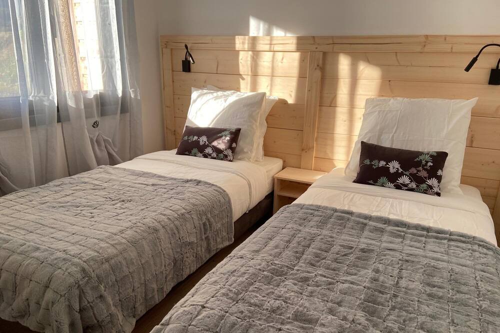 Photo of Bedroom in Jarjayes