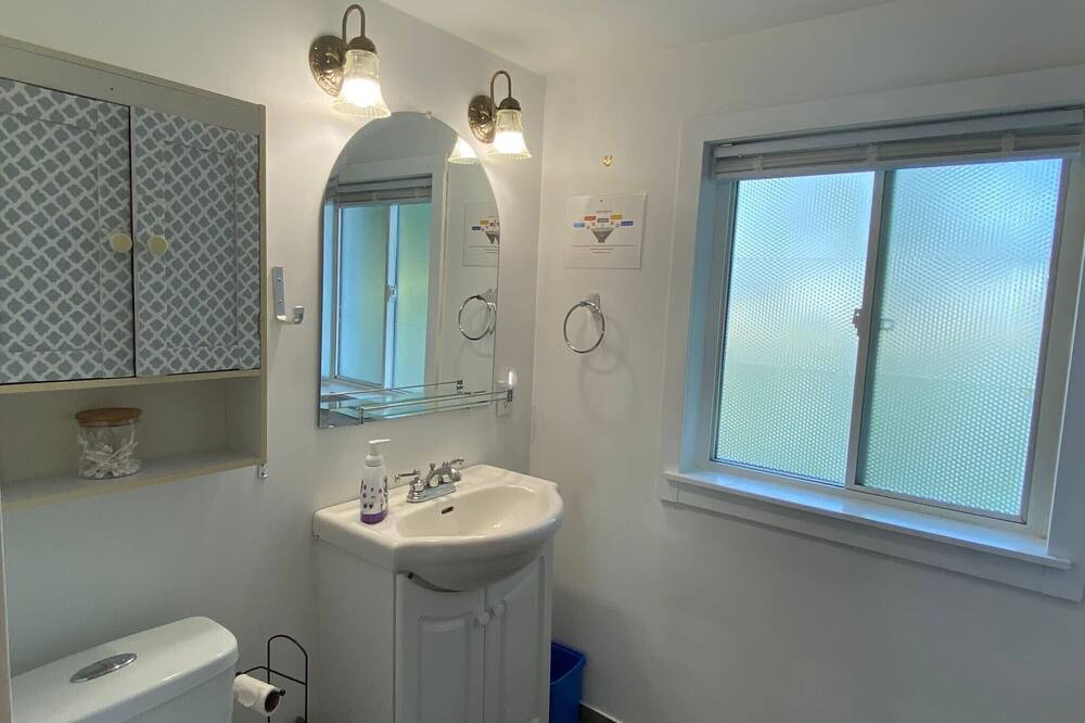 Photo of Bathroom in Romney