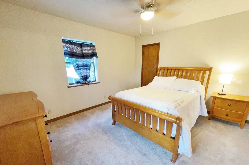 Photo of Bedroom in Utopia