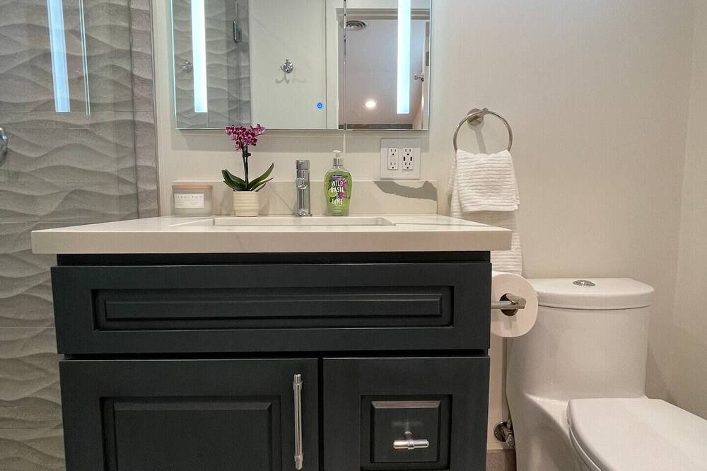 Photo of Bathroom in Huntington Beach