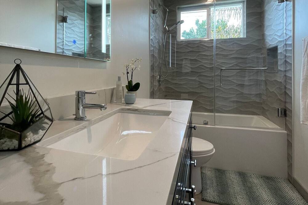 Photo of Bathroom in Huntington Beach