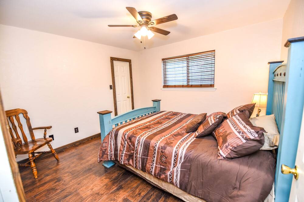 Photo of Bedroom in Gilmer
