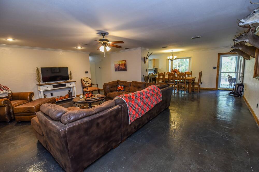 Photo of Livingroom in Gilmer