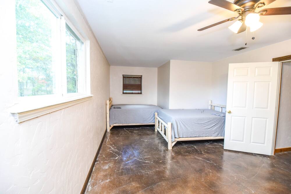 Photo of Bedroom in Gilmer