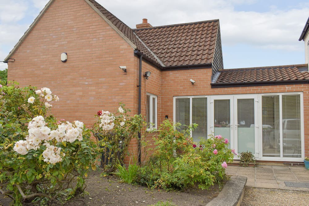 Photo of Outdoor in Thistley Green