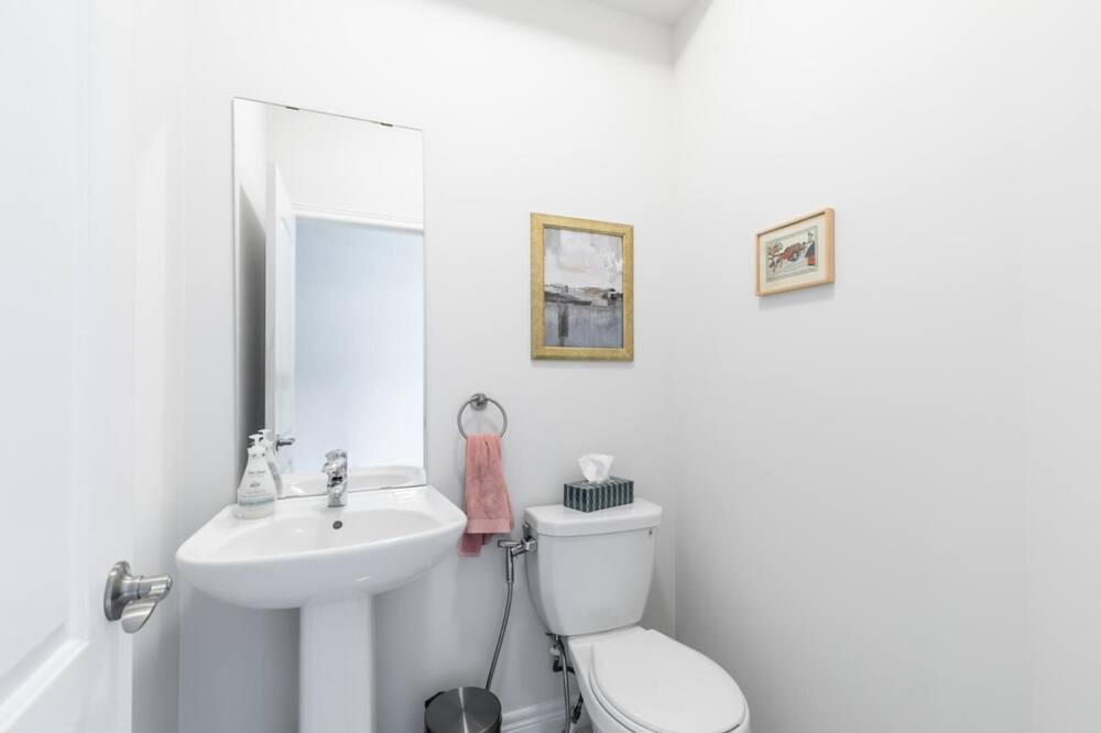 Photo of Bathroom in Stoney Creek
