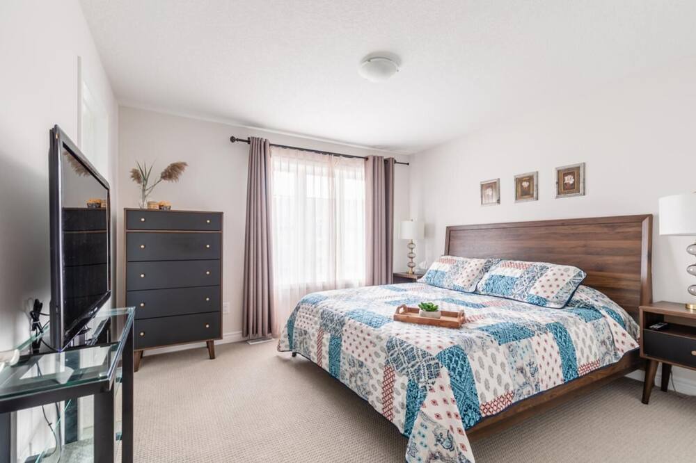 Photo of Bedroom in Stoney Creek