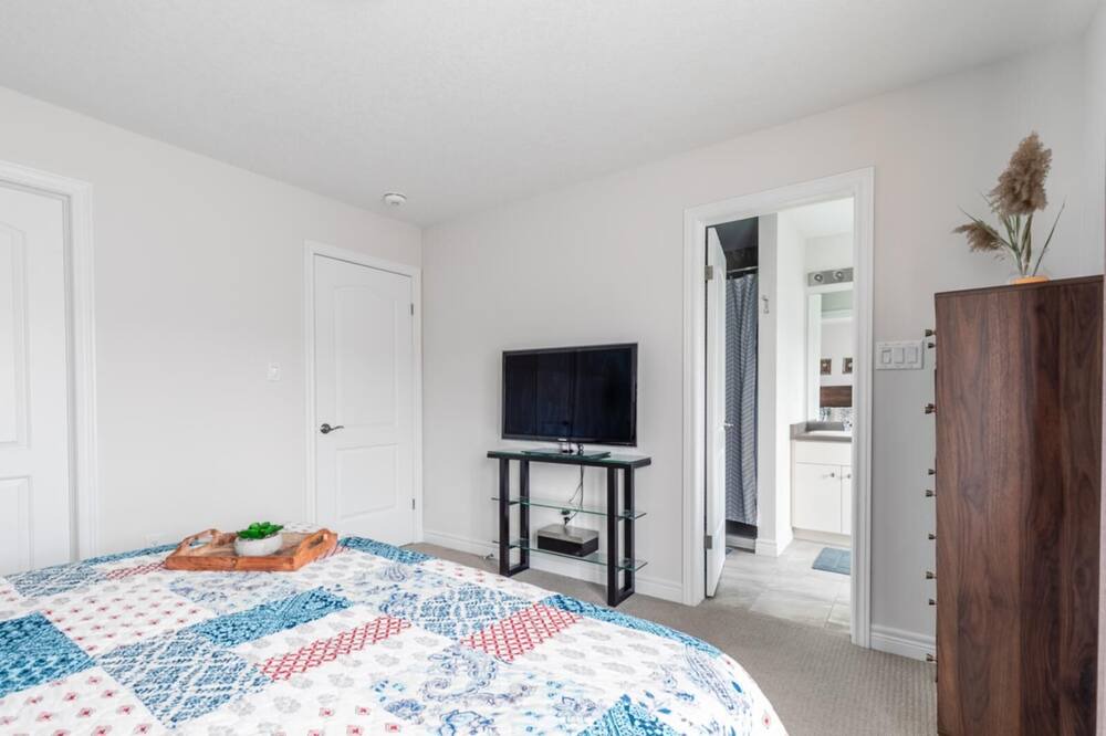 Photo of Bedroom in Stoney Creek