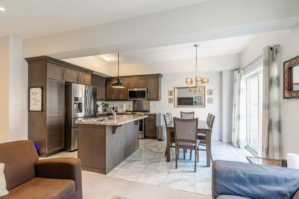 Photo of Bedroom in Stoney Creek