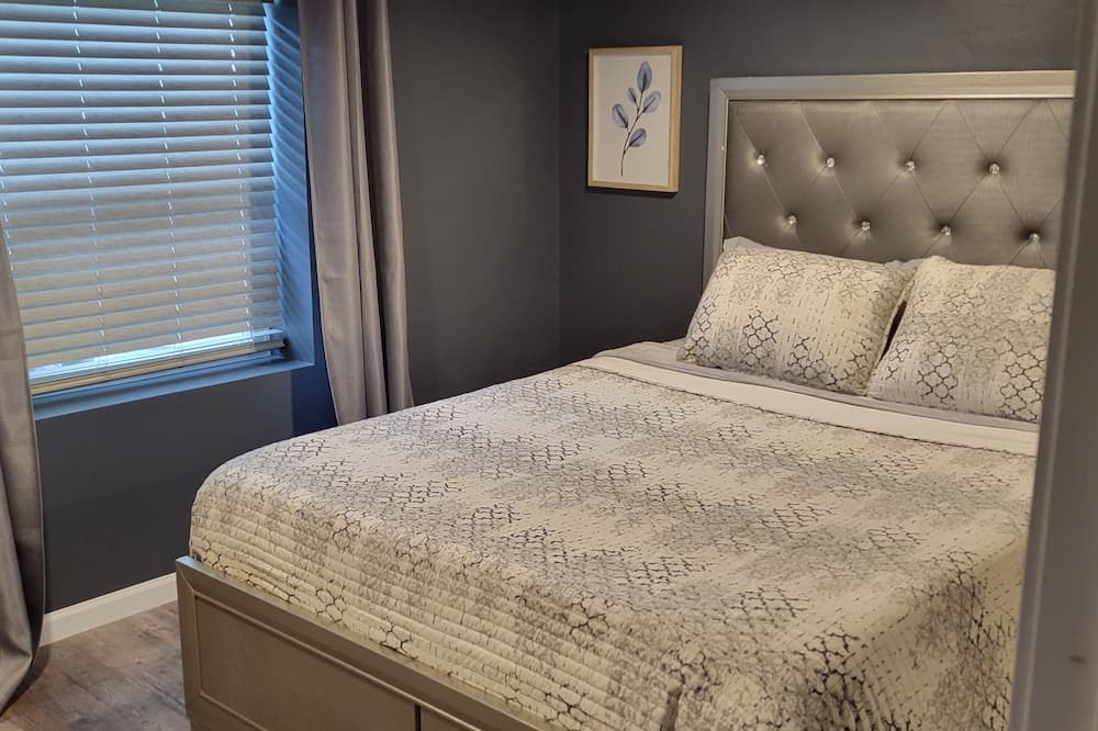 Photo of Bedroom in Menasha