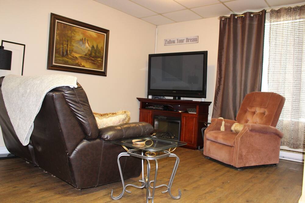Photo of Livingroom in Thunder Bay