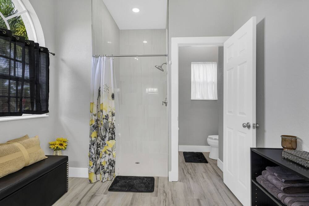 Photo of Bedroom in Diplomat