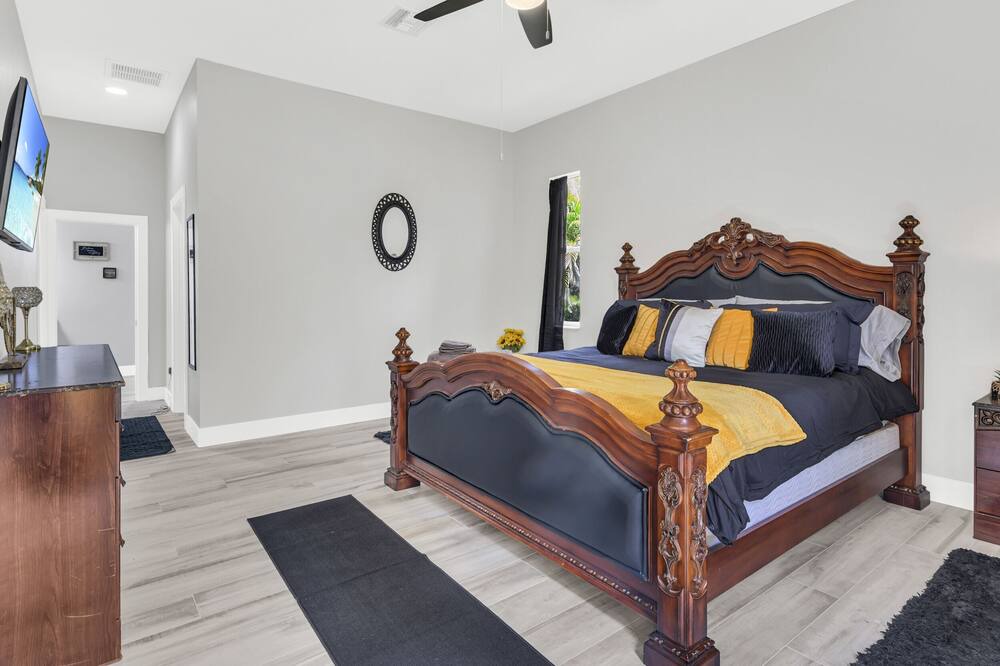 Photo of Bedroom in Diplomat