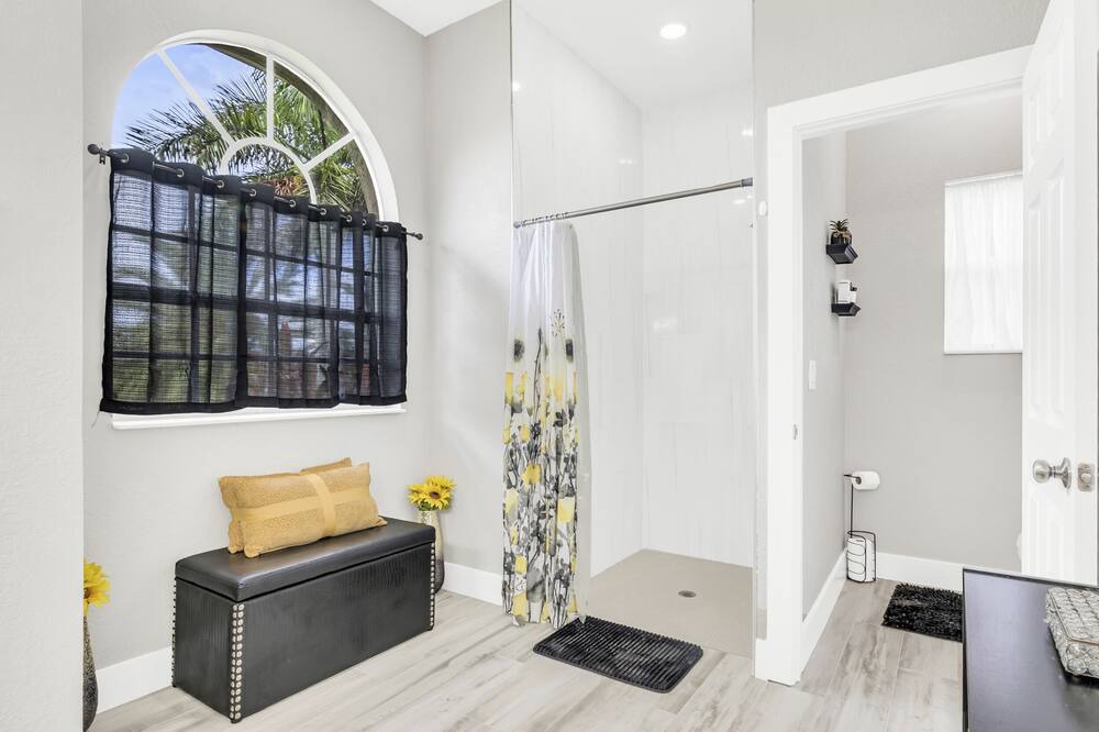 Photo of Bedroom in Diplomat