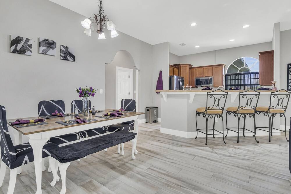 Photo of Livingroom in Diplomat
