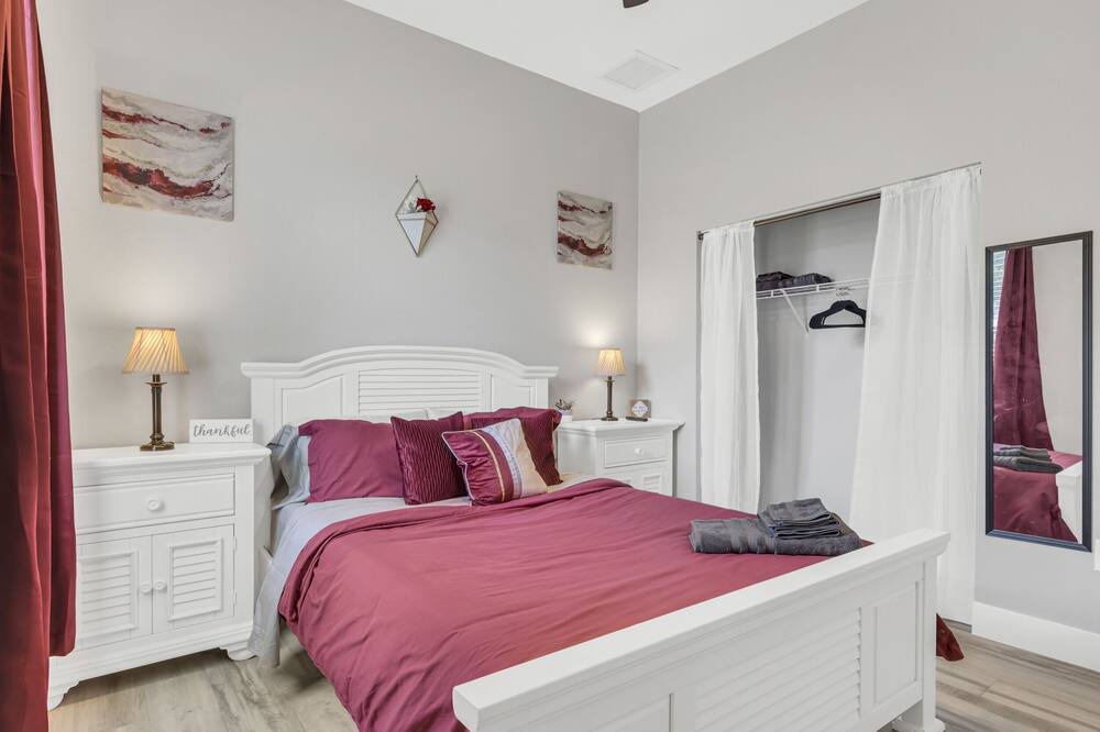 Photo of Bedroom in Diplomat