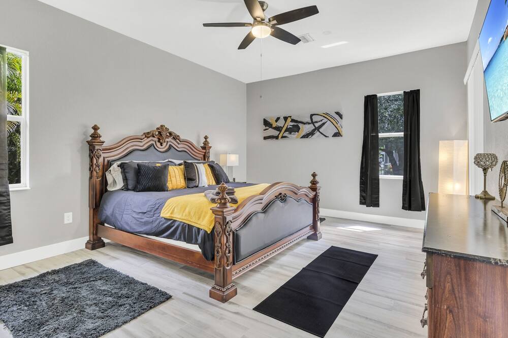 Photo of Bedroom in Diplomat