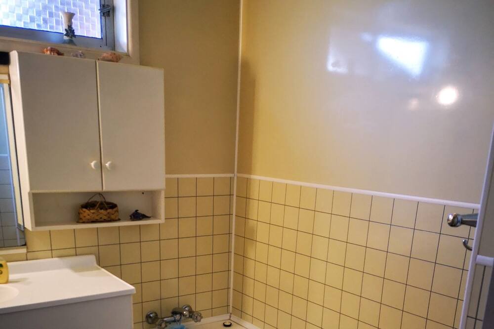 Photo of Bathroom in Kawaha Point