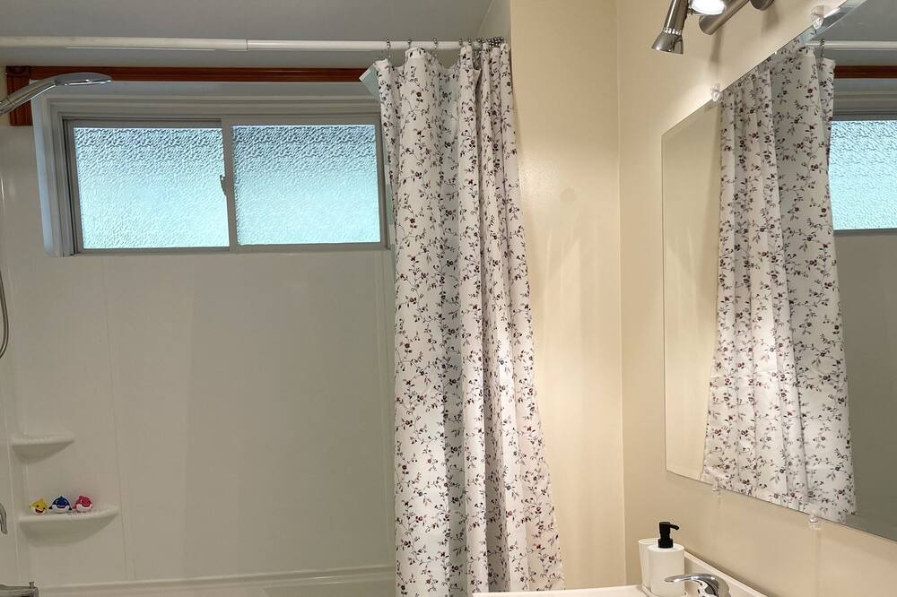Photo of Bathroom in Central Frontenac