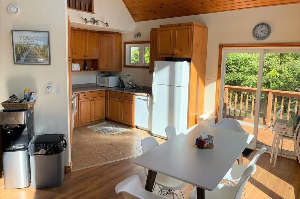Photo of Kitchen in Central Frontenac