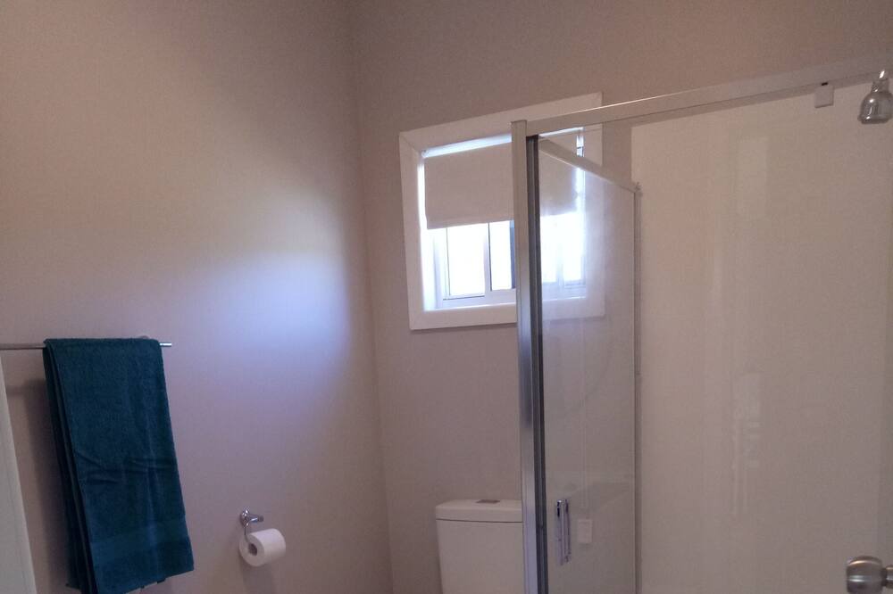 Photo of Bathroom in Boolambayte