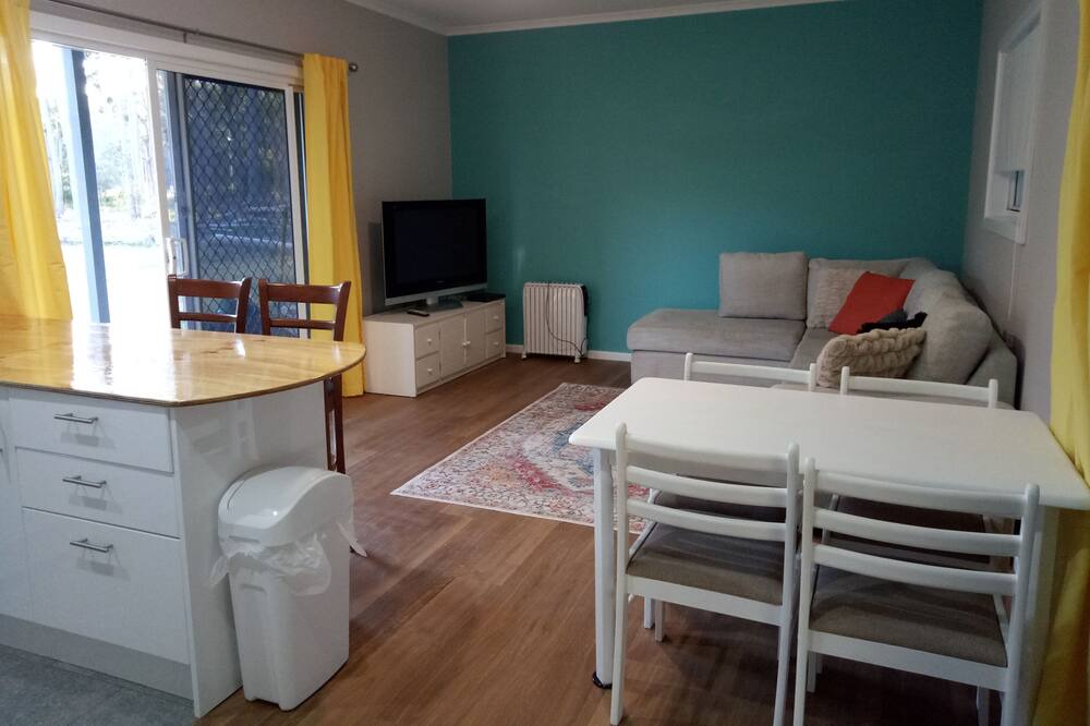 Photo of Livingroom in Boolambayte