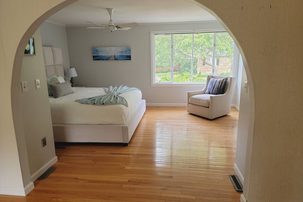 Photo of Bedroom in West Hyannisport