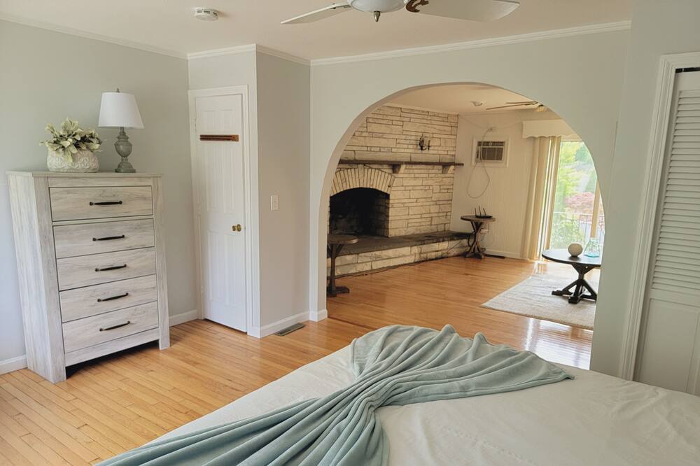 Photo of Bedroom in West Hyannisport