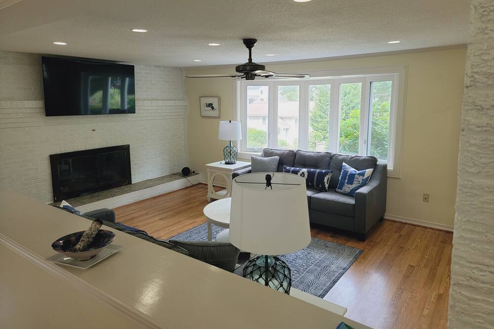Photo of Livingroom in West Hyannisport