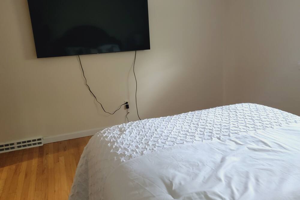 Photo of Bedroom in West Hyannisport