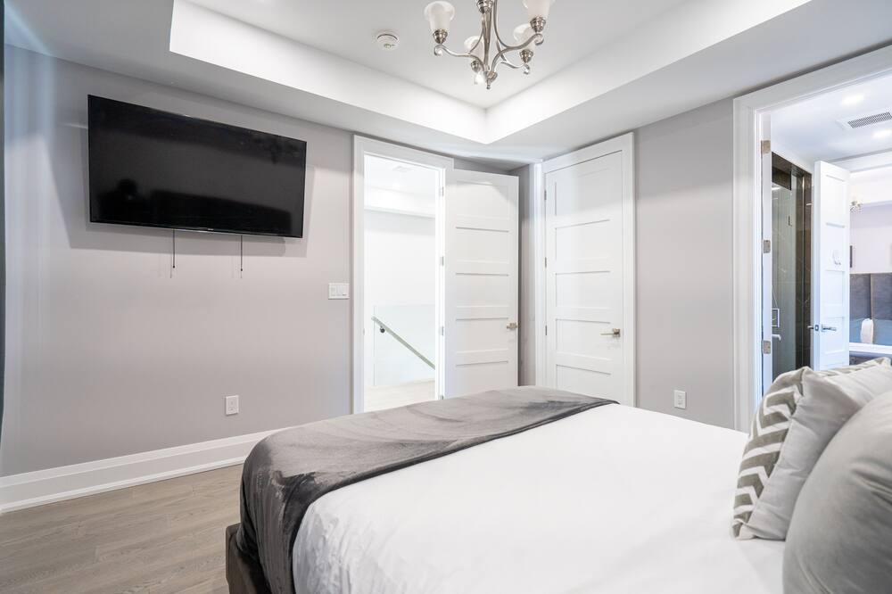 Photo of Bedroom in Humber Bay