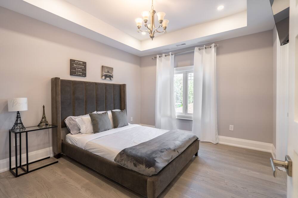 Photo of Bedroom in Humber Bay