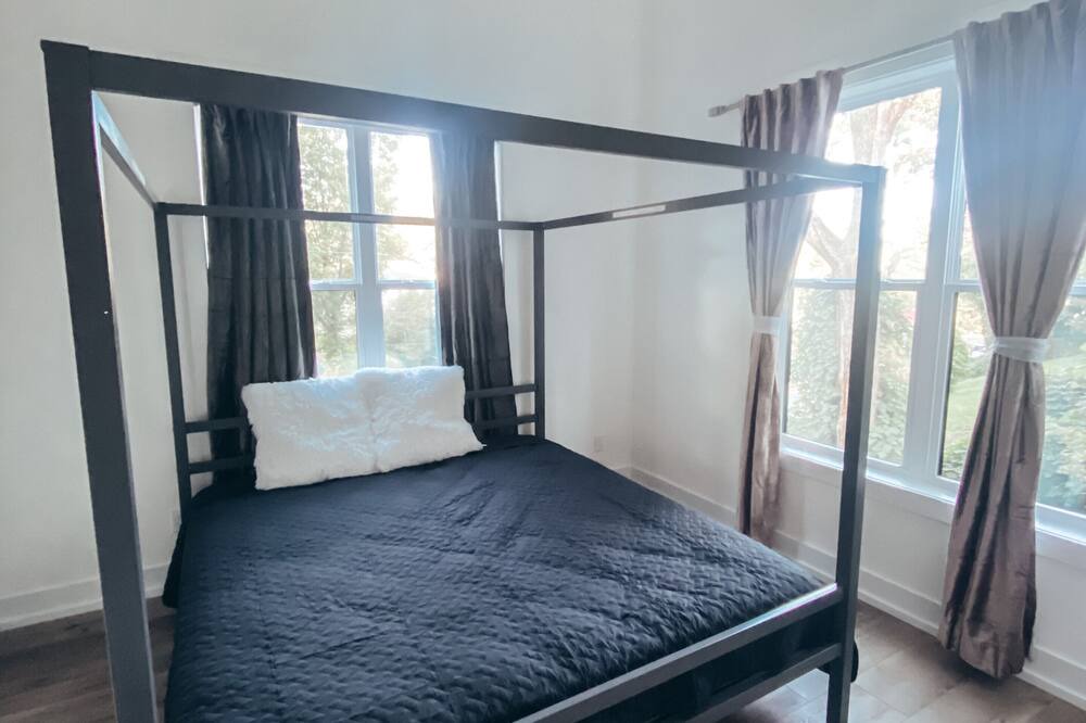 Photo of Bedroom in Red Bank