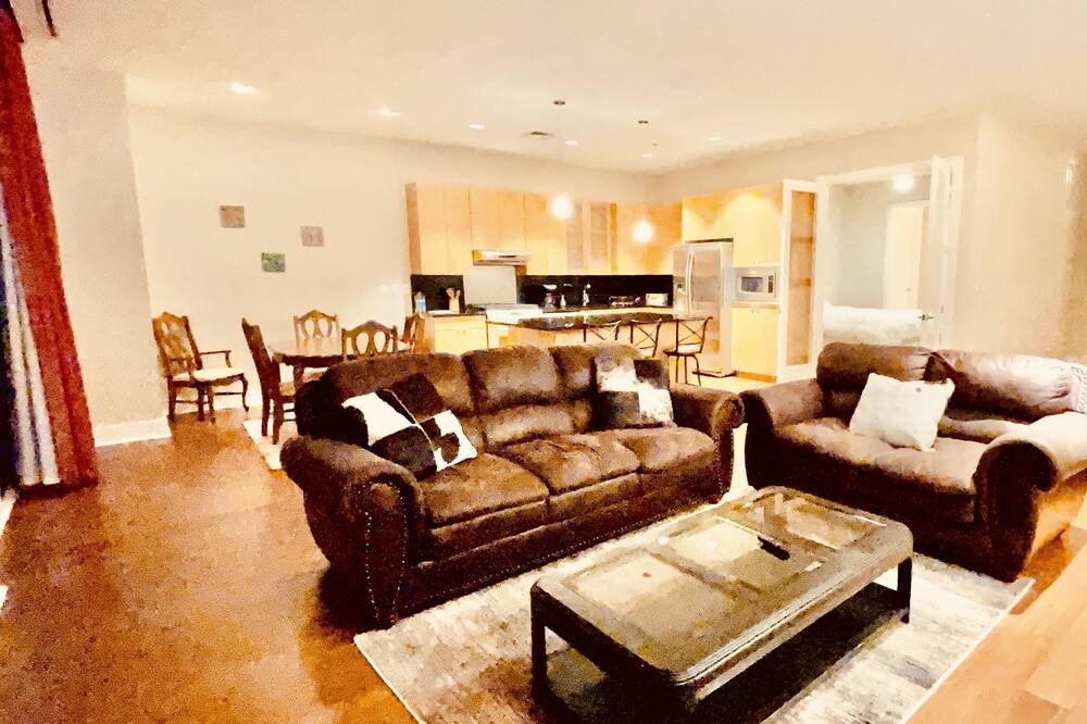 Photo of Livingroom in Downtown Austin